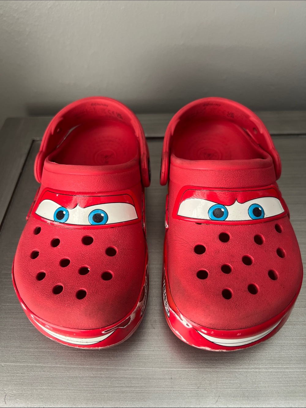 Lightning McQueen Classic Clog Crocs kids size c10. 100% authentic - Picture 11 of 15